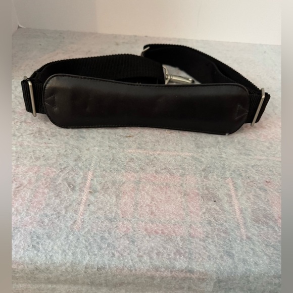 Winn International Leather Bag Replacement Strap Black Pad W/Nylon Straps - Picture 1 of 9